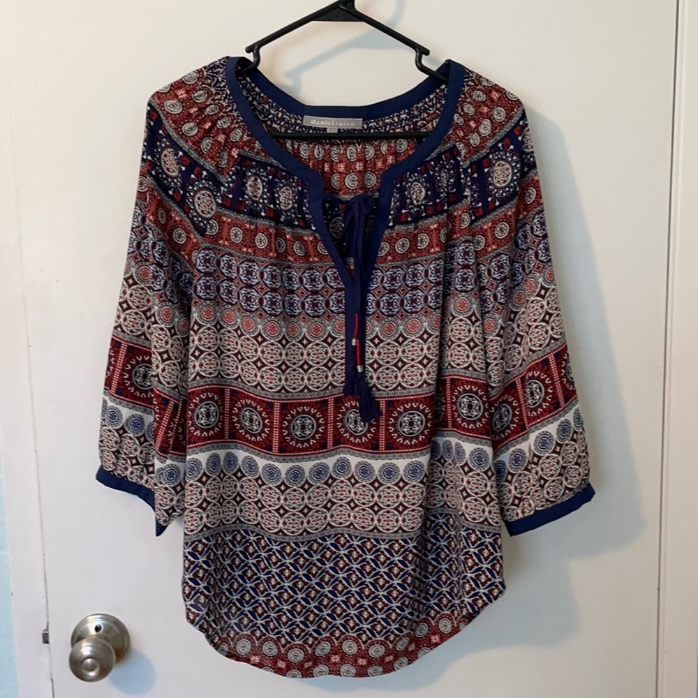 Daniel Rainn blouse in a size small.